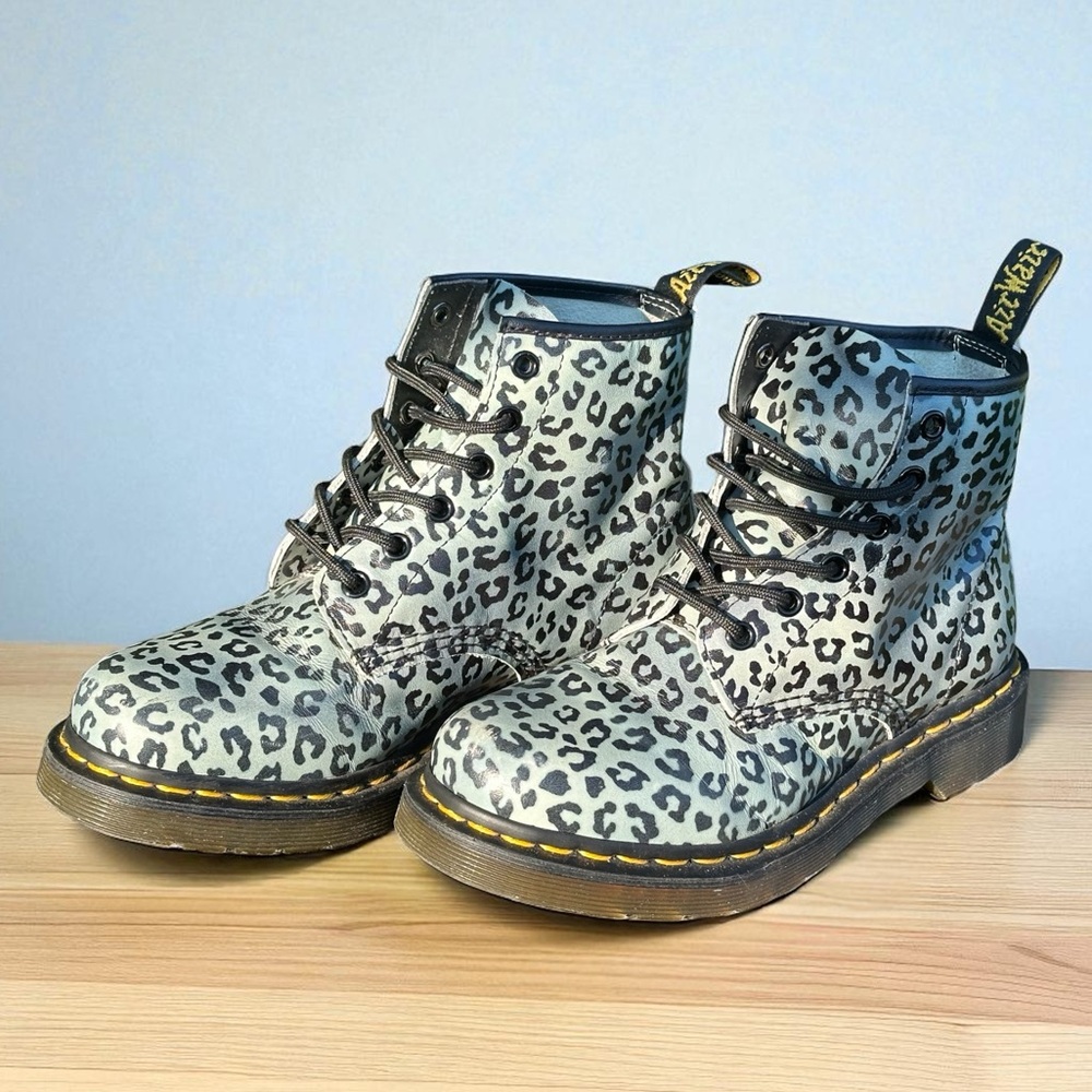 Doc Dr Martens Air Wair 101 Leopard Cheetah Gray Blue Black Leather Boots Size 7